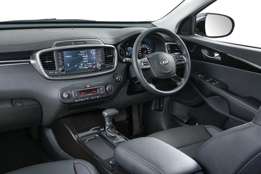 Торпедо Kia Sorento (UM) 2018 года  (ZA) (фото 20 из 40)